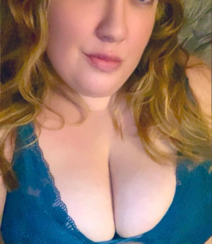 Intimaly Ass Shaped Feel Curvaceous Chloe