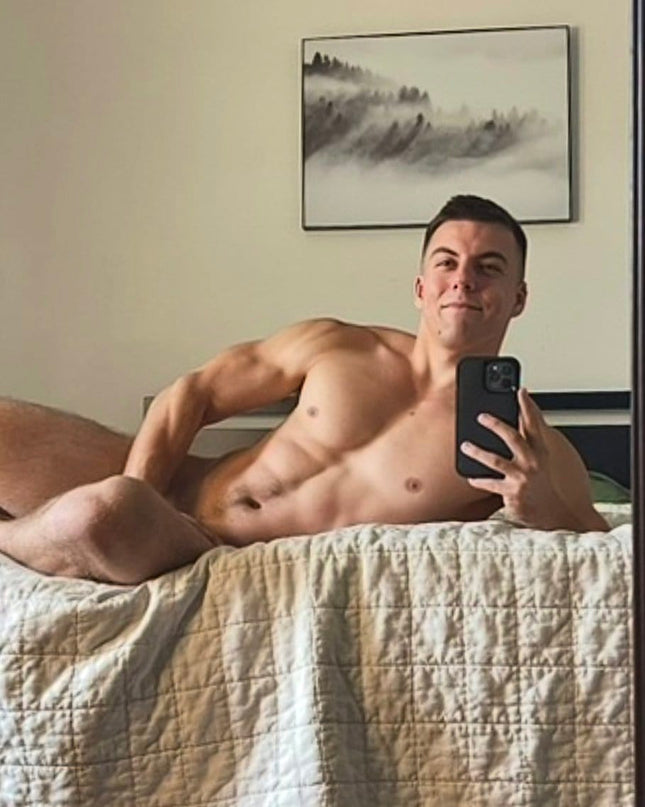 Intimaly custom dildo sex toy Feel Ian Croft