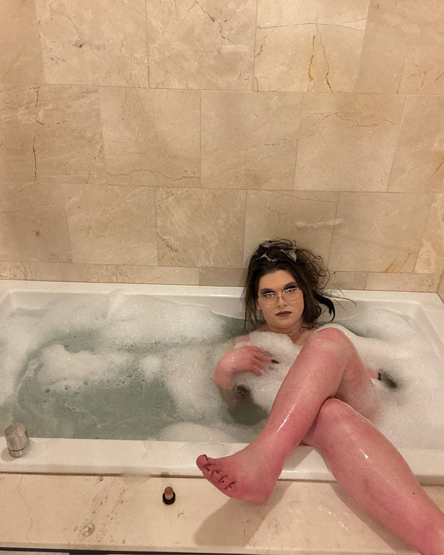 Intimaly custom dildo sex toy Feel Ts Tae Baelee