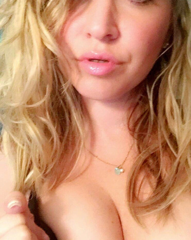 Intimaly Pocket Pussy Feel GoddessNikki